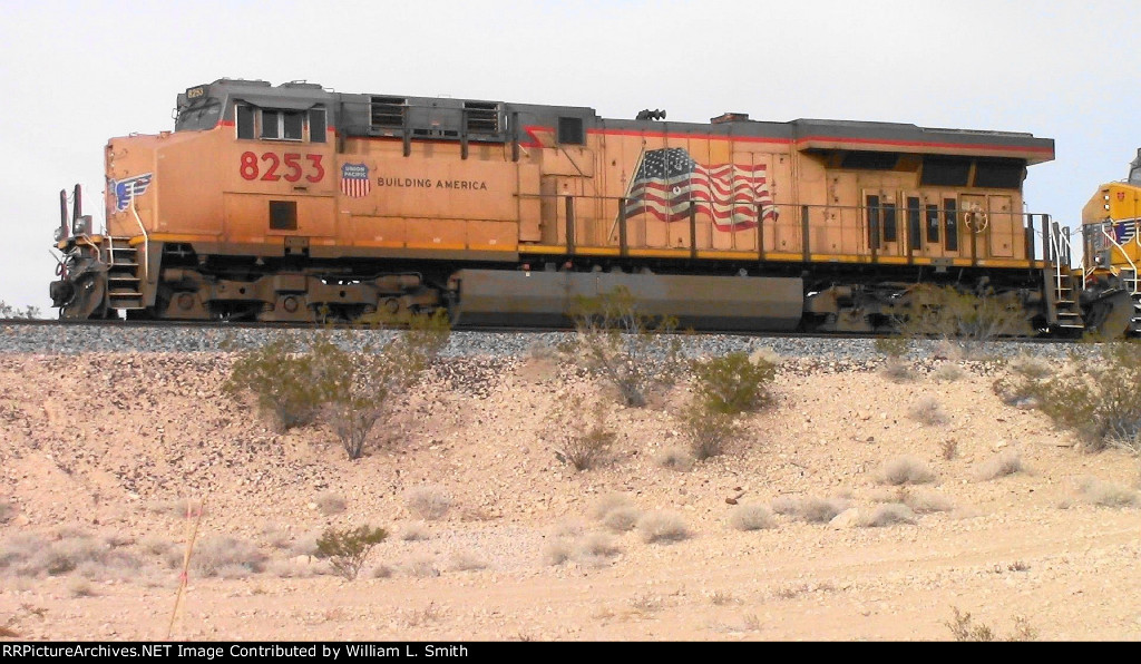 WB Unit Vehicular Flat Car Frt at Erie NV -4